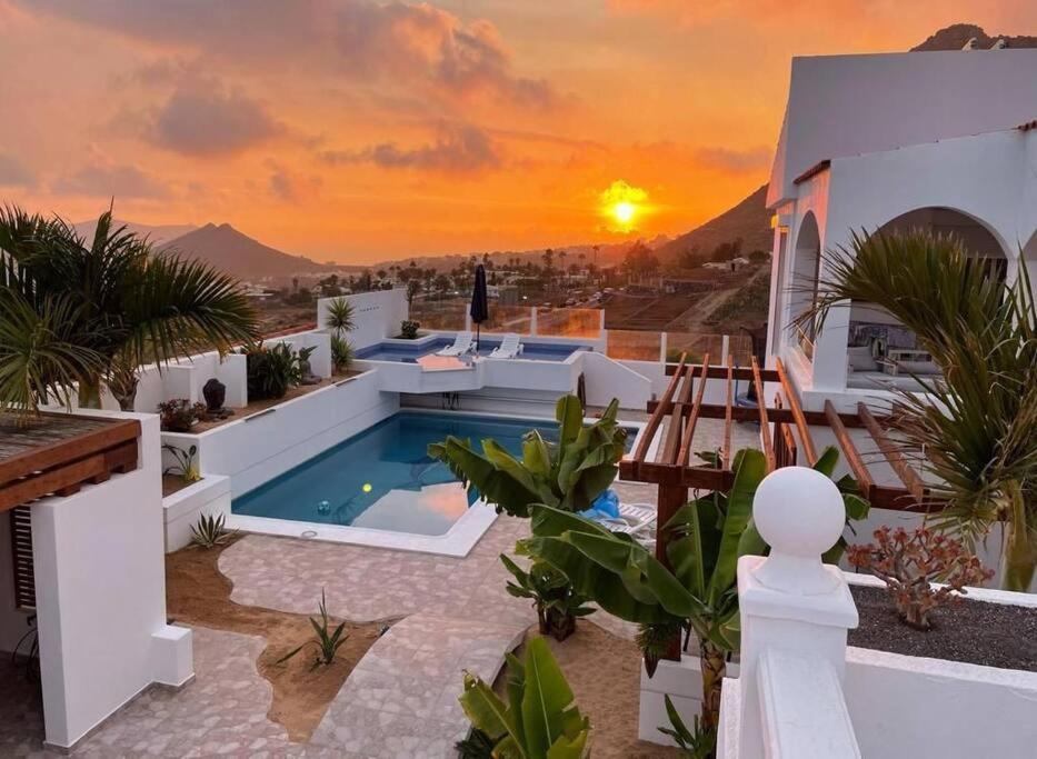 Gezellige Villa Met Prachtig Zicht En Zwembad Arona  Exterior foto
